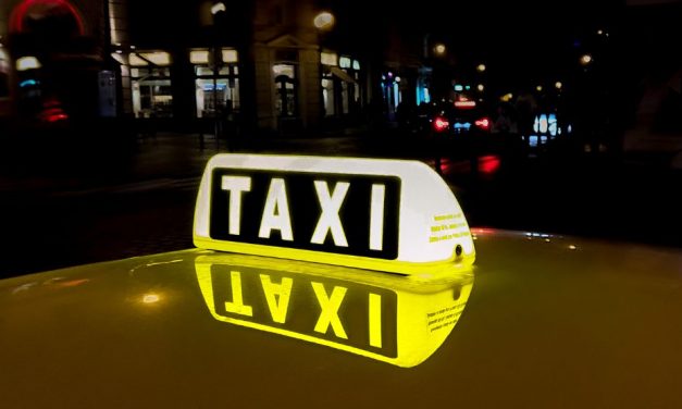 Unbelehrbarer Taxifahrer ohne Führerschein unterwegs