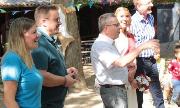 Bürgermeister besucht Lahnsteiner „Scheunenkinder“