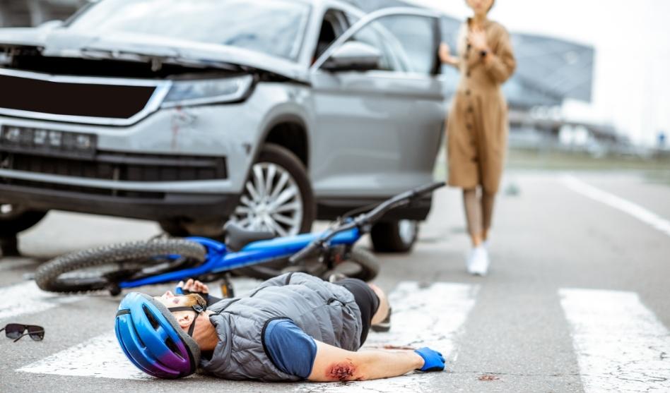 Fahrradfahrerin bei Verkehrsunfall verletzt…