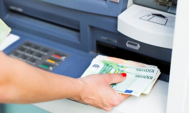Gelddiebstahl aus Geldautomaten